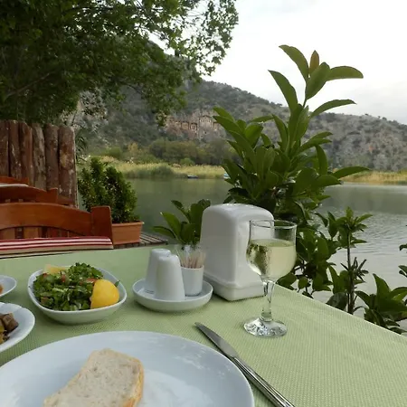 Dalyan Pension Деревянный коттедж